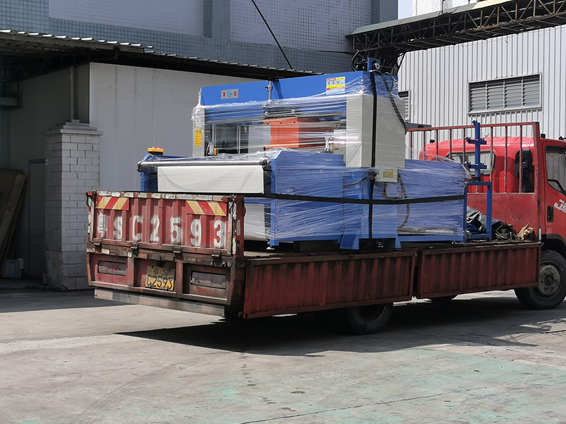 裁斷機發貨現場